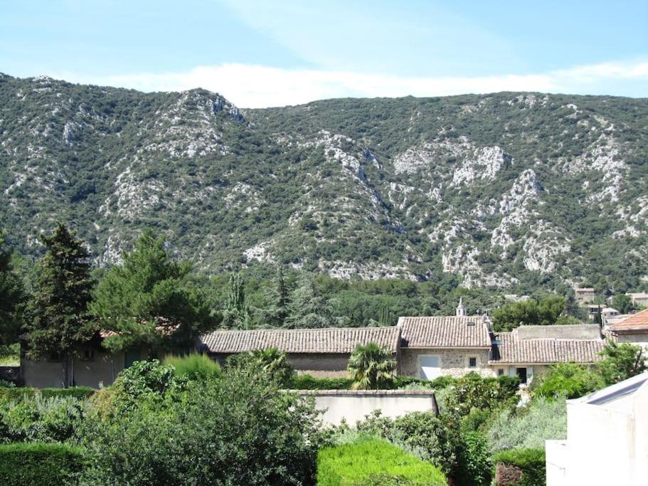 Le Maset Des Aires Avec Vue Sur Le Luberon Et Son Jacuzzi Exterieur Disponible De Juin A Mi-Septembre Maubec  Exterior foto